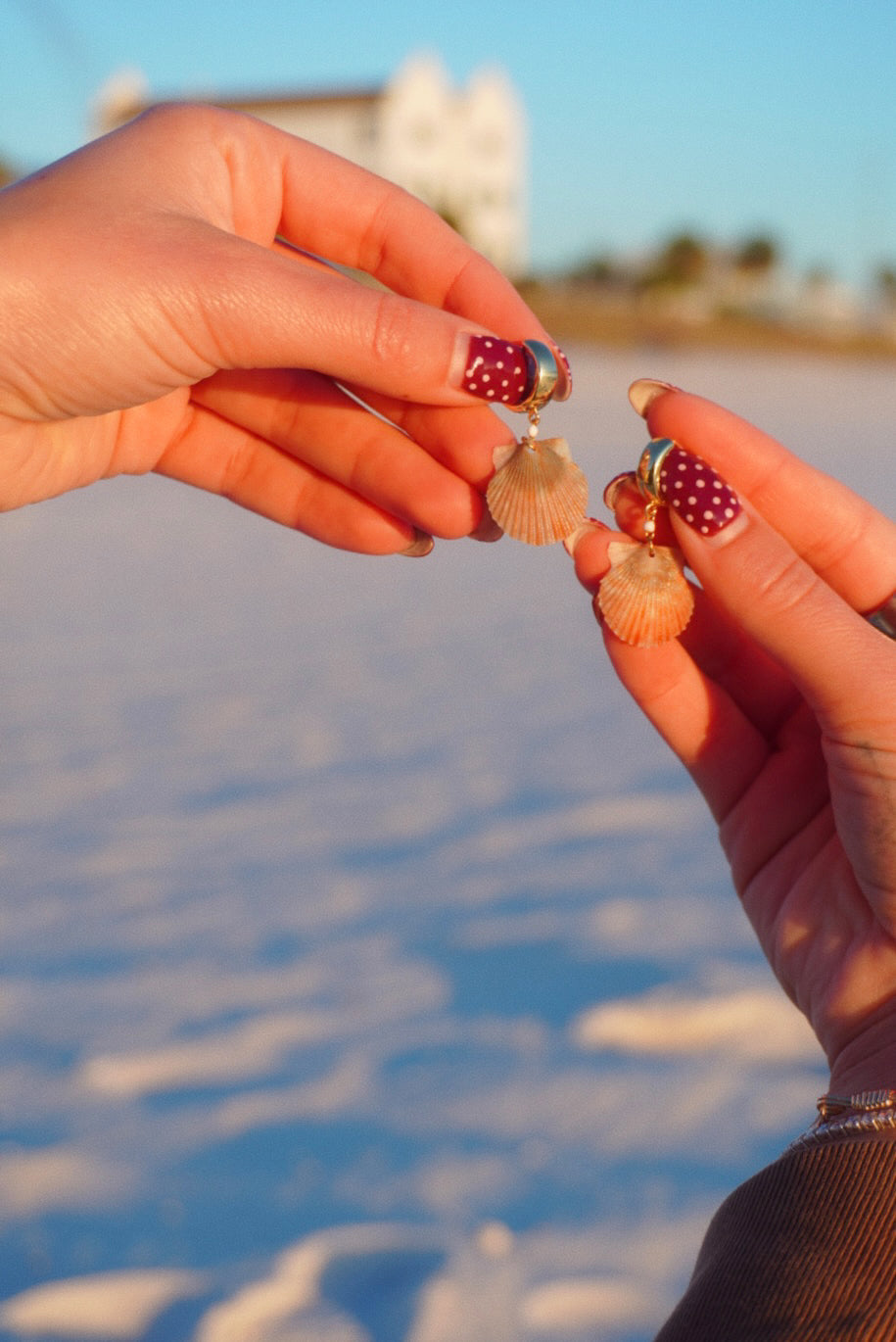 Thick Gold Seashell Earrings